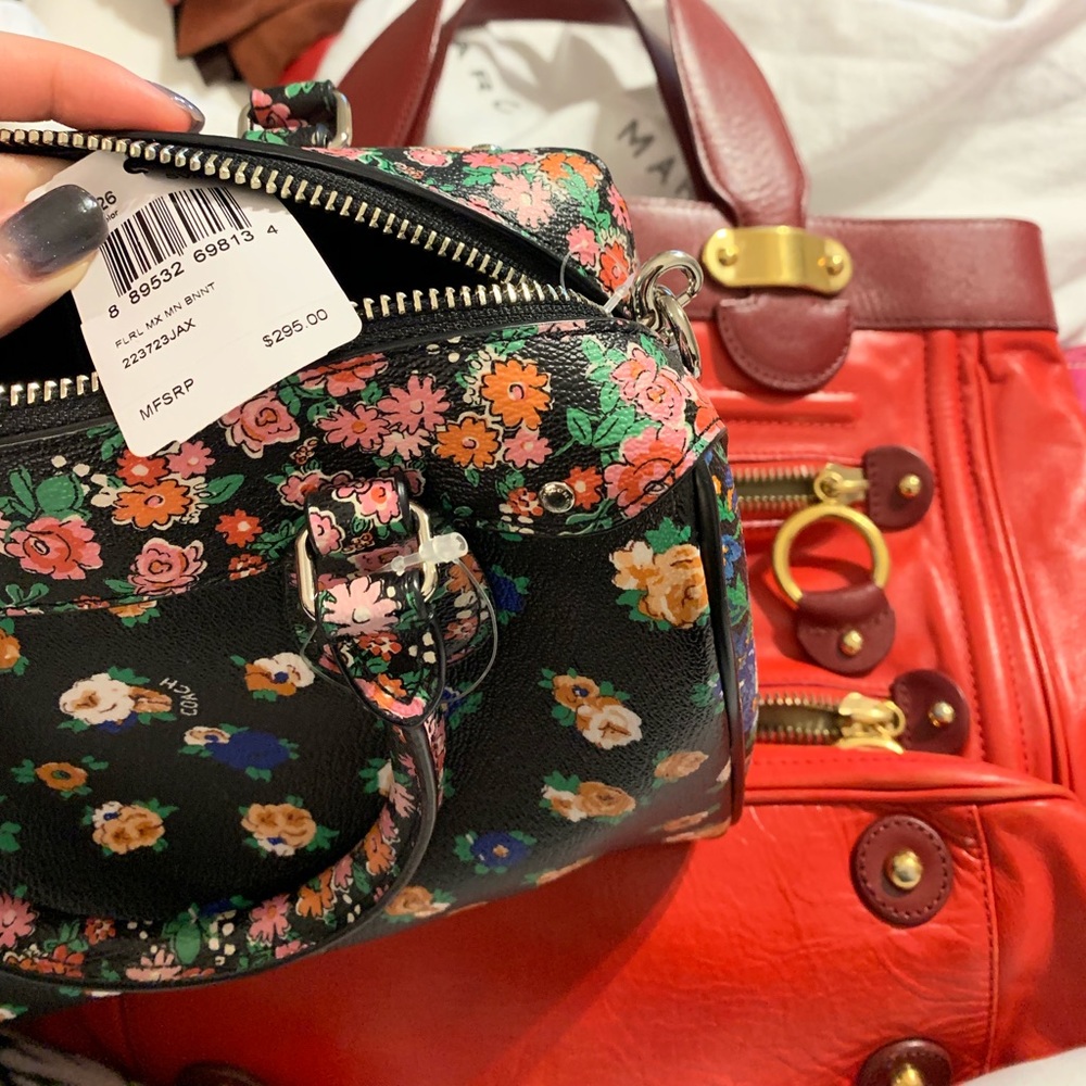 Handbag - Picture 3 of 4